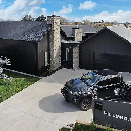 Hillbrook - A Luxurious Guesthouse Ohauiti Exterior foto
